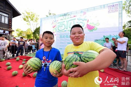 朋友吃瓜比赛,朋友吃瓜大赛欢乐上演