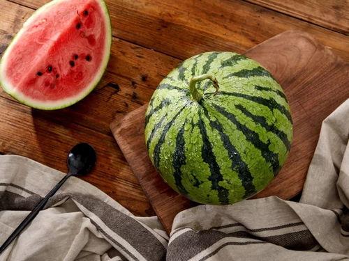 办公室吃瓜,揭秘职场八卦背后的真相